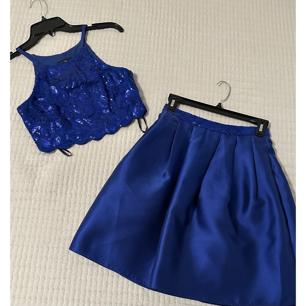 IN San Francisco Blue Sequined 2 Piece Skirt Set Formal Homecoming Womens Size 3